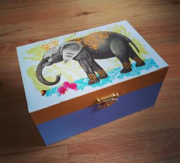 Holzbox Elephant & Flowes