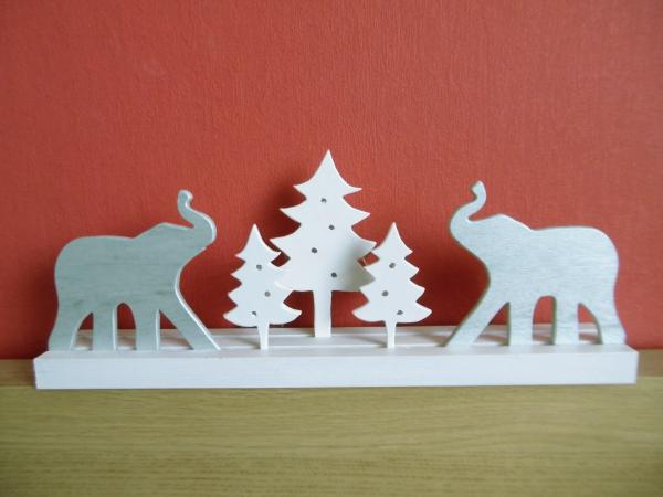 Elefanten im Winterwald